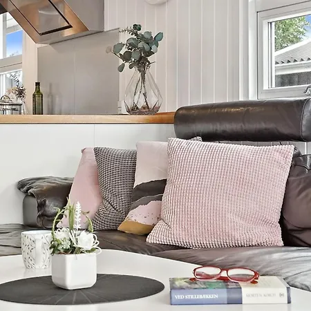 Sylvi - 750m From The Sea By Interhome